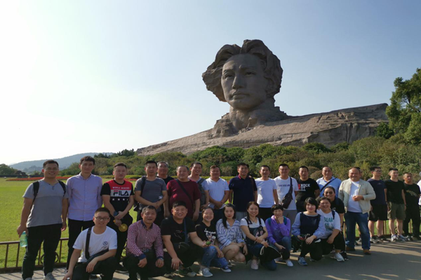 建投管線與戶外聯(lián)合黨支部重溫紅色記憶 、牢記使命初心